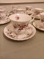 Royal Albert - Staffordshire Elizabethan - Kop en schotel, Antiek en Kunst