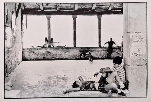 Henri Cartier-Bresson [1908-2004] - Simiane-la-Rotonde,, Collections, Appareils photo & Matériel cinématographique