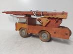 Decoratief ornament - Frankrijk - Houten branweerwagen