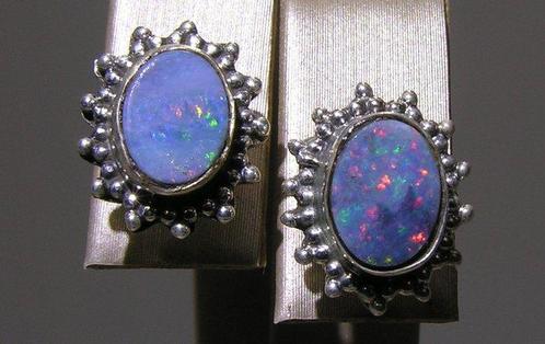 Opale Boucles doreilles - Hauteur : 13 mm - Largeur : 11, Verzamelen, Mineralen en Fossielen
