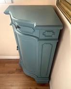 Hoekkast - Walnoot - Gerestaureerd en opnieuw geschilderd., Antiek en Kunst
