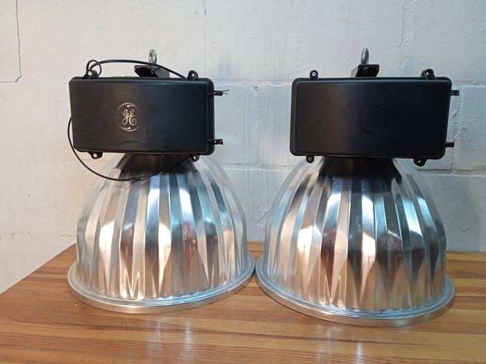 GE Electric - Plafondlamp (2) - Dimond Shape Industriële, Antiquités & Art, Antiquités | Assiettes décoratives & Carrelages
