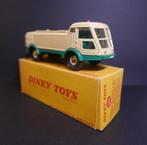 Dinky Toys 1:43 - Modelauto - ref. 596 ARROSEUSE-BALAYEUSE, Hobby en Vrije tijd, Nieuw