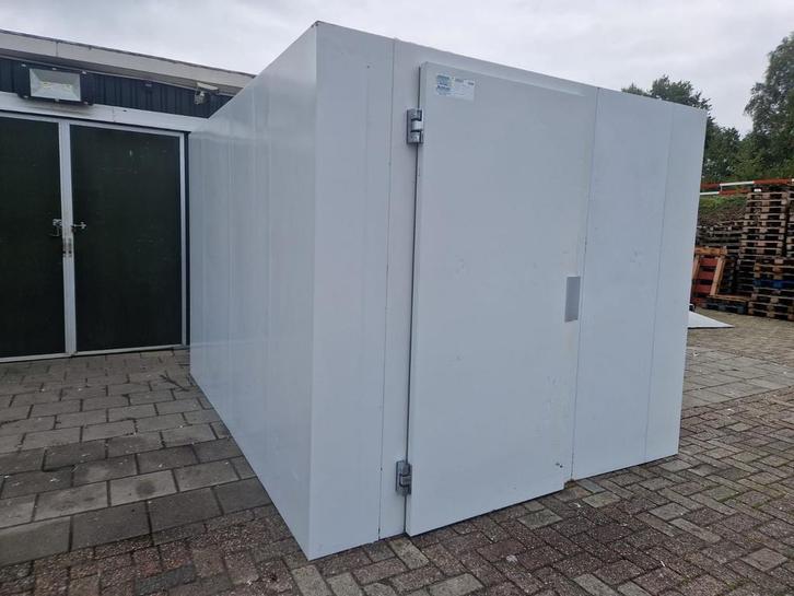 Koelcel 243 x 303 x 216 cm, Zakelijke goederen, Horeca | Keukenapparatuur, Gebruikt, Koelen en Vriezen