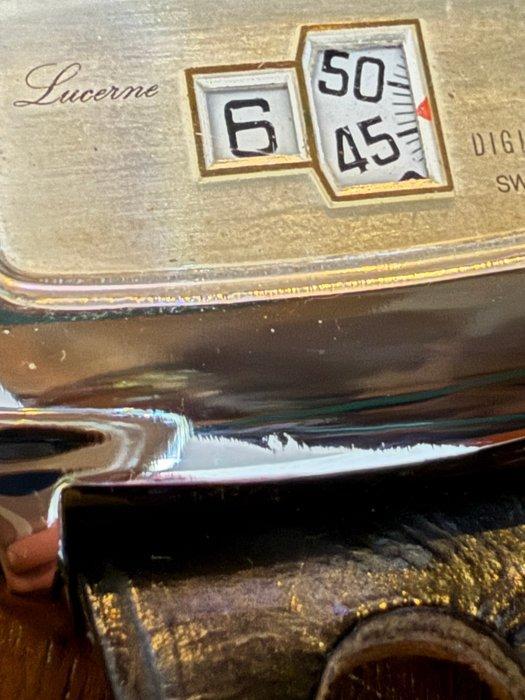 Lucerne Digital Swiss Jump Hour Watch – Large 43 mm Case -, Handtassen en Accessoires, Horloges | Heren