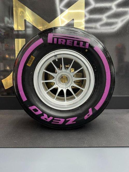 Wiel compleet met band - Pirelli - Tire complete on wheel, Verzamelen, Automerken, Motoren en Formule 1