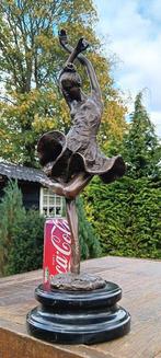 naar bonheur - sculptuur, imposante stateu van een tango