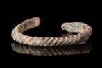 Viking periode Bronzen gedraaide armband  (Zonder