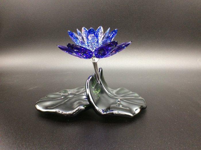 Swarovski - Beeldje - Swarovski - Waterlily Blue Violet -, Antiek en Kunst, Curiosa en Brocante