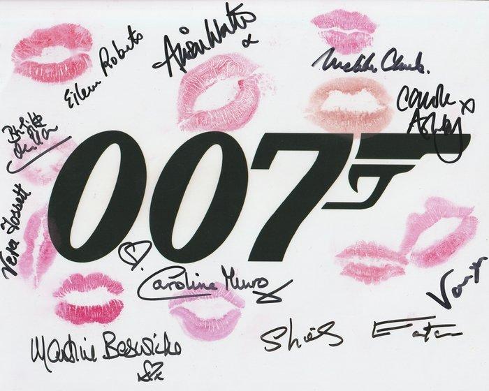 James Bond - Signed and Kissed by 10 Bond Girls!, Verzamelen, Film en Tv