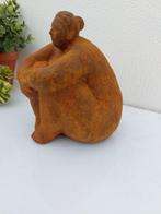 Beeld, sculpture of an artful and abstract statue of a