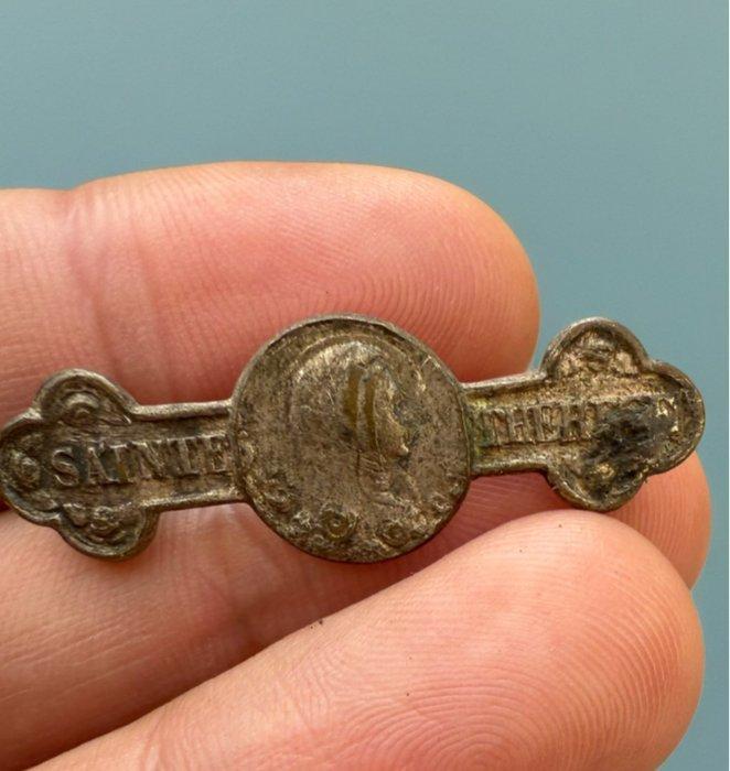 Mysterieuze esoterie, Gotische oude religieuze speld in, Antiek en Kunst, Curiosa en Brocante