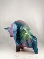 Vanessa Bonino - sculptuur, Geometric bull - 29 cm -