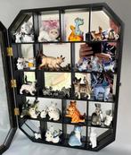 Vitrine (30) - hout, verre, porcelaine, étain, plastique, -