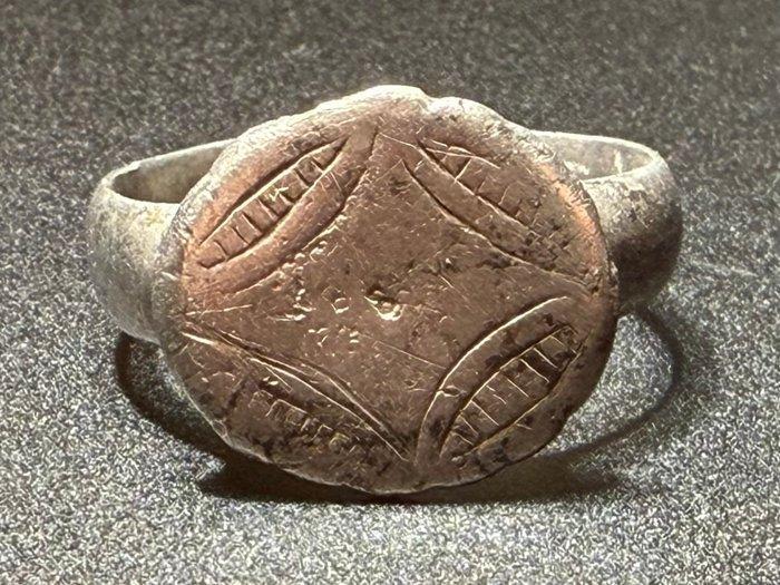 Médiéval, époque des Croisés Argent Anneau symbolique avec, Antiquités & Art, Antiquités | Autres Antiquités