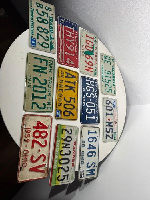 Themacollectie - Collezione di 15 Targhe Automobili, Antiek en Kunst, Antiek | Speelgoed