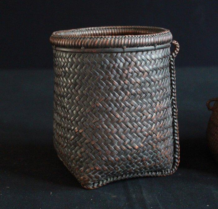 Korven uit Bontoc + Ifugao: rijstkoren, groentekorven en, Antiek en Kunst, Kunst | Niet-Westerse kunst
