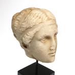 Oud-Romeins Marmer Hoofd van een dame, Antiquités & Art, Antiquités | Autres Antiquités