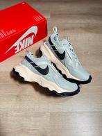Nike - Sneakers - Taille : EU 42 - Neuf avec étiquette, Nieuw
