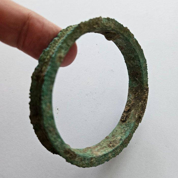 Dong Son Brons Armbanden - 74 mm, Antiek en Kunst, Antiek | Overige Antiek