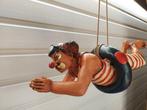 Jun Asilo - Beeld, Duikende Clown - 24 cm - Hars