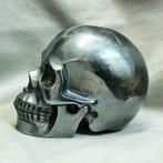 Handgesneden menselijke schedel in Tera-Herz-kristal -