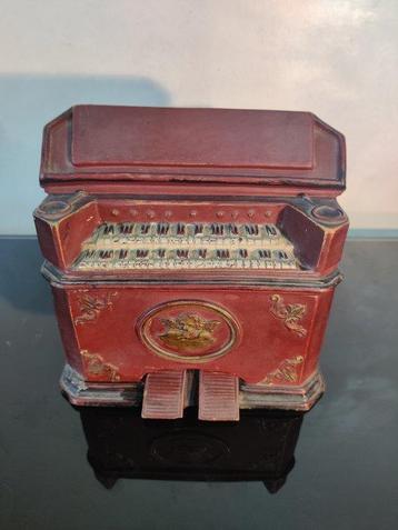Jhoann Maresch (1821 - 1914) - Boîte à tabac - Faïence -