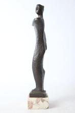 Moderne abstracte bronzen sculpture van een vrouw - Brons -
