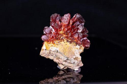 Ongelooflijke vuroranje Vanadinite-kristallisatie – 50,30 g, Verzamelen, Mineralen en Fossielen