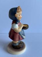 Goebel - Beeldje - Jungbäuerin From Me to You - TMK7 -