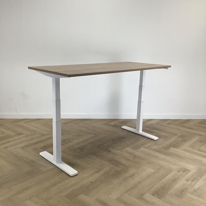 Kinnarps P-serie, Elektrisch zit-sta bureau, 180x80 cm,, Huis en Inrichting, Bureaus, Stabureau, Gebruikt, In hoogte verstelbaar