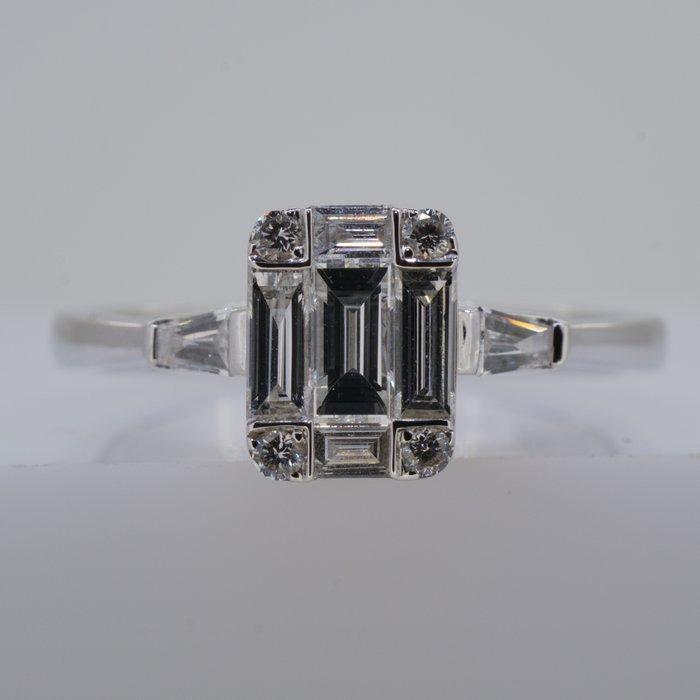 Ring - 18 karaat Witgoud - 0.56ct. tw. Diamant (Natuurlijk), Handtassen en Accessoires, Ringen