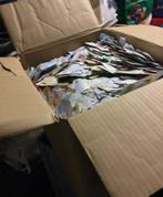 Wereld - Europa 10 kilo postzegels op papier fragmenten, Postzegels en Munten, Gestempeld