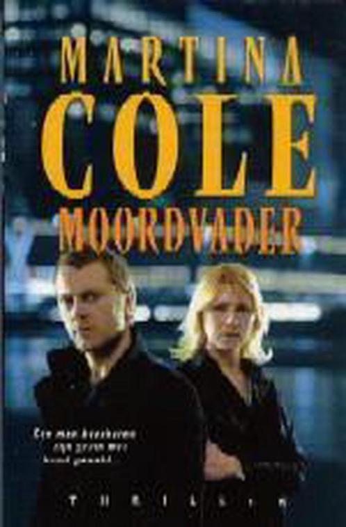 Moordvader 9789024553907 M. Cole, Boeken, Thrillers, Zo goed als nieuw, Verzenden