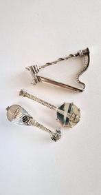 Ornement décoratif (3) - Instruments de musique : mandoline,