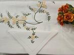 Tovaglia ricamata in puro lino rifinita a mano - Tafelkleed