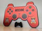 Rob VanMore - Moschino Gamepad XXL - 70cm