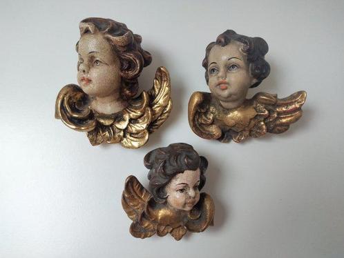 Snijwerk, Holzfiguren - 3 Stück Farbige Putten Engelsköpfe -, Antiek en Kunst, Antiek | Boeken en Manuscripten
