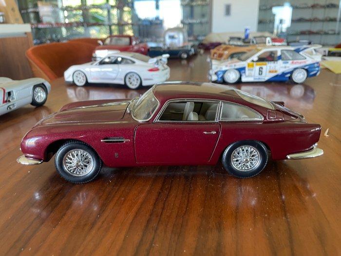 Autoart 1:18 - Modelauto - Aston Martin DB5, Hobby en Vrije tijd, Modelauto's | 1:5 tot 1:12