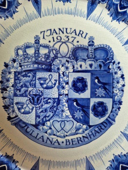 De Porceleyne Fles, Delft - Vaas - Aardewerk - Juliana en, Antiek en Kunst, Antiek | Glaswerk en Kristal