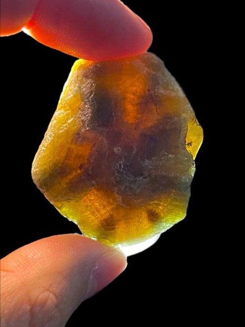 Saffier Uitzonderlijk stuk! Zeldzaam voorkomen. Trapiche, Verzamelen, Mineralen en Fossielen