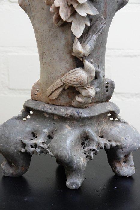 Vaas - speksteen - Azië - rijkelijk versierd (Zonder, Antiek en Kunst, Antiek | Overige Antiek