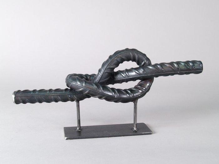 Carmen Lop - Big Knot con barra de acero corrugado de Ø, Antiek en Kunst, Kunst | Designobjecten