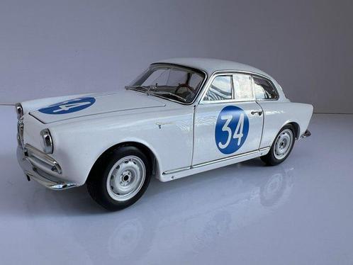Kyosho 1:18 - Voiture miniature - Alfa Romeo Giulietta SV, Hobby en Vrije tijd, Modelauto's | 1:5 tot 1:12