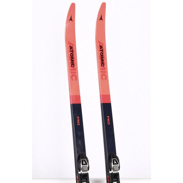 140 150 langlaufskis ATOMIC PRO C1 JR 2023 + Atomic SNS, Sport en Fitness, Skiën en Langlaufen, Ski, 140 tot 160 cm, Carve, Gebruikt