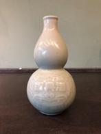 Chinese porcelain   Celadon vase double gourd -pattern, Antiek en Kunst