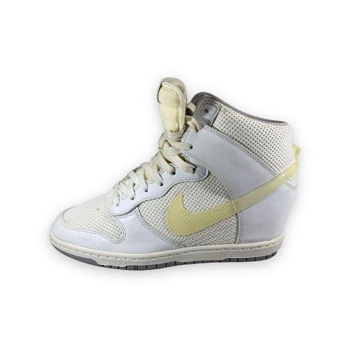 Nike Dunk Sky Hi Essential - Maat 40, Vêtements | Femmes, Chaussures, Envoi