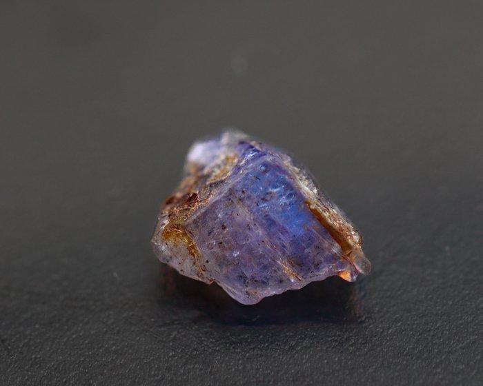 Driehoekige Midnight Blue Tanzanite Intense Internal Zoning, Collections, Minéraux & Fossiles