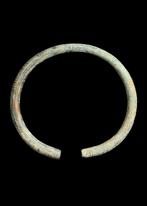 Âge du fer Bronze Grand bracelet avec décoration incisée