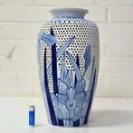 Vaas - Porselein - Japan - Iris - Honeycomb, Antiek en Kunst
